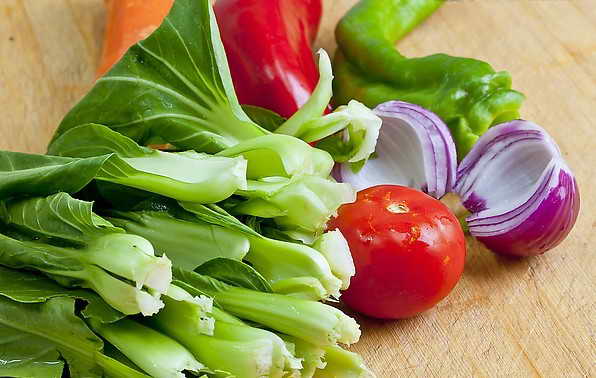 多吃绿叶蔬菜能保持大脑年轻